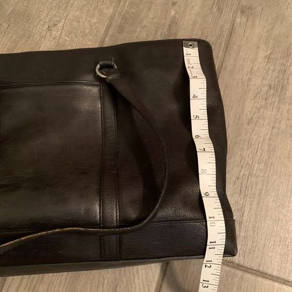 Authentic Coach black leather bag in great condition! - Picture 2 of 8